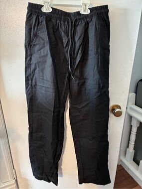 Woman’s Black Elastic-Waist Drawstring Pants